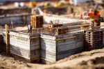 Fondation achevée sur un chantier, prête pour la phase suivante